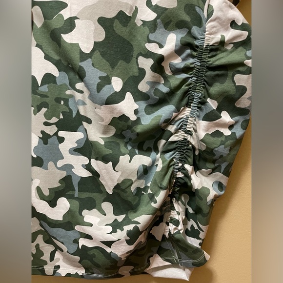 TOMMY HILFIGER CAMO-DRESS SLEEVELESS HALTER KNEE LENGTH GREEN COLOR SIZE LARGE - Picture 10 of 13